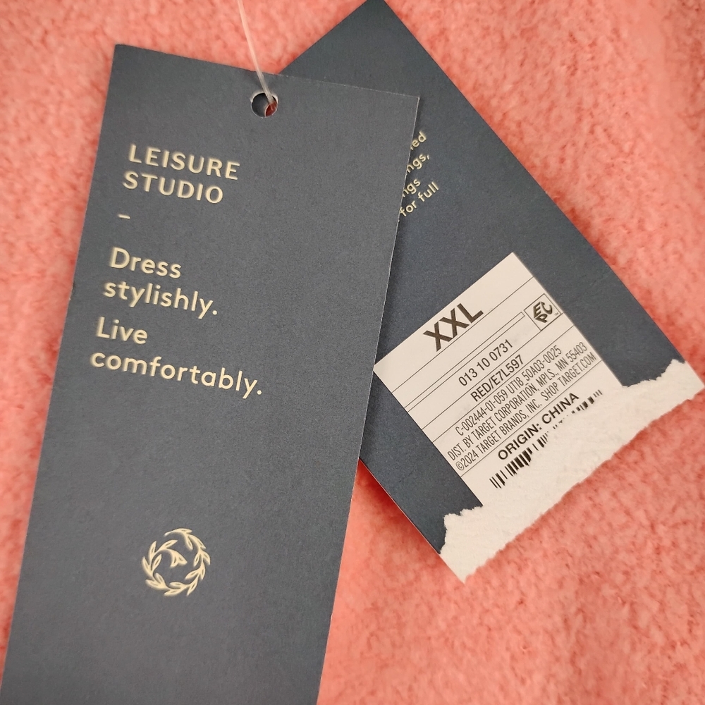 NWT Universal Thread Graphic Pullover Sweatshirt … - image 6